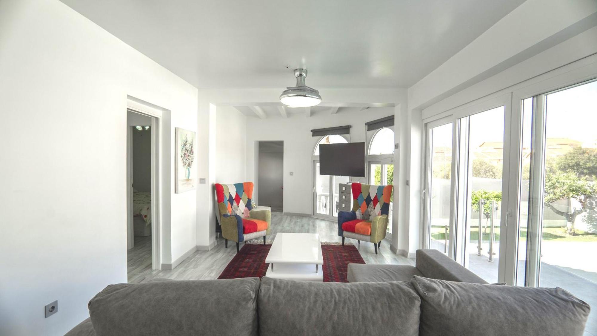 Modern Detached 4 Bed 3 Bath Villa With Private Pool Close To All Amenities Villamartin  Eksteriør bilde