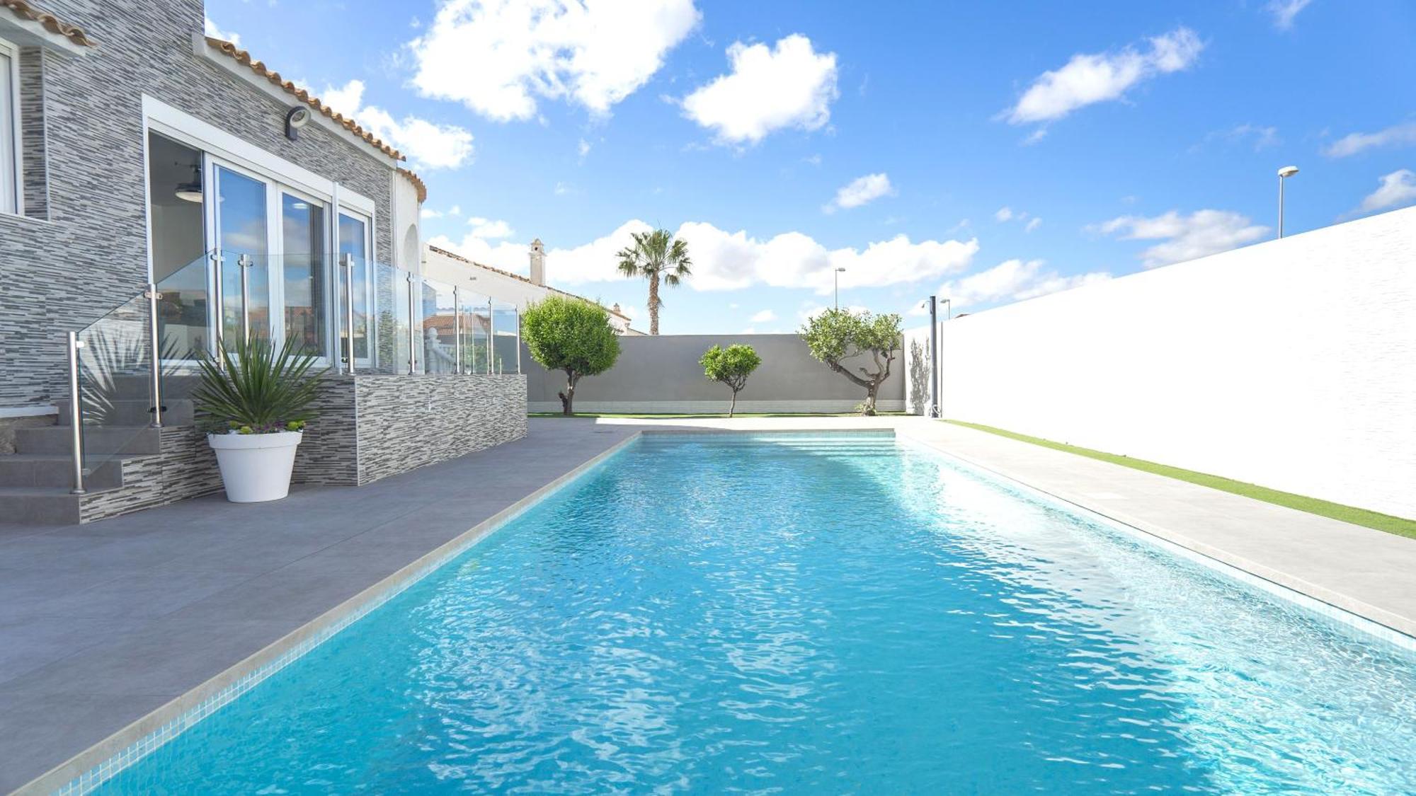 Modern Detached 4 Bed 3 Bath Villa With Private Pool Close To All Amenities Villamartin  Eksteriør bilde