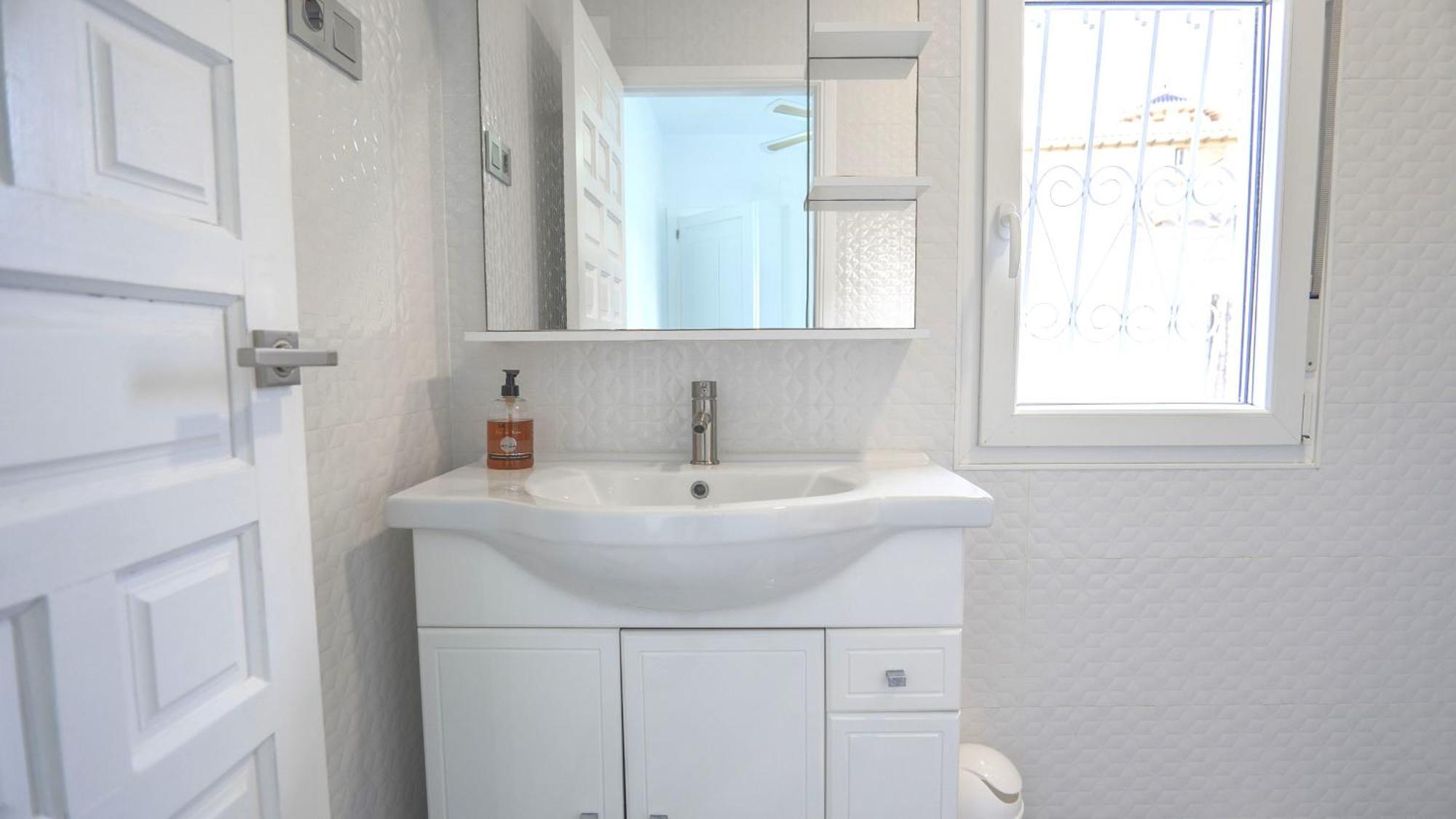 Modern Detached 4 Bed 3 Bath Villa With Private Pool Close To All Amenities Villamartin  Eksteriør bilde